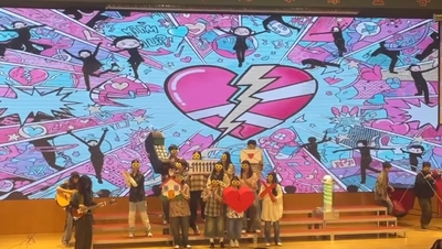 舞台上閃耀光芒!工設系合唱展現滿滿熱情圖片